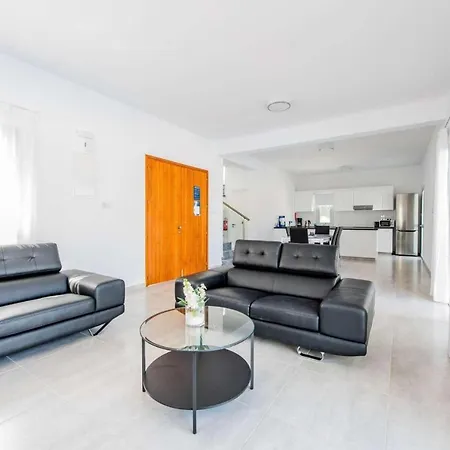 Michaela Vine Villa